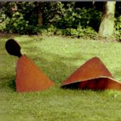 Jaap Jongert, liggende figuur, corten-staal
